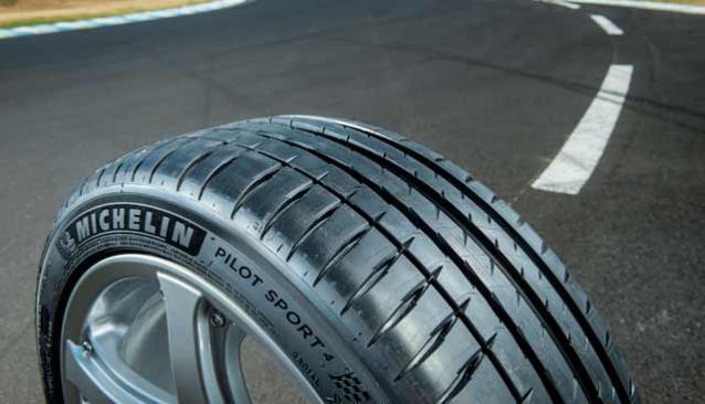 MICHELIN 235/40R19 XL TL ZR/ 96 Y PILOT SPORT 4 S YAZ LASTİĞİ