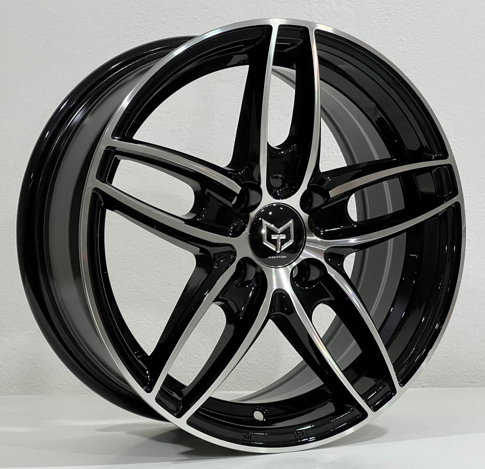 6.5X15 TRK-3330 4X100 ET35 73.1 BLACK MACHINED