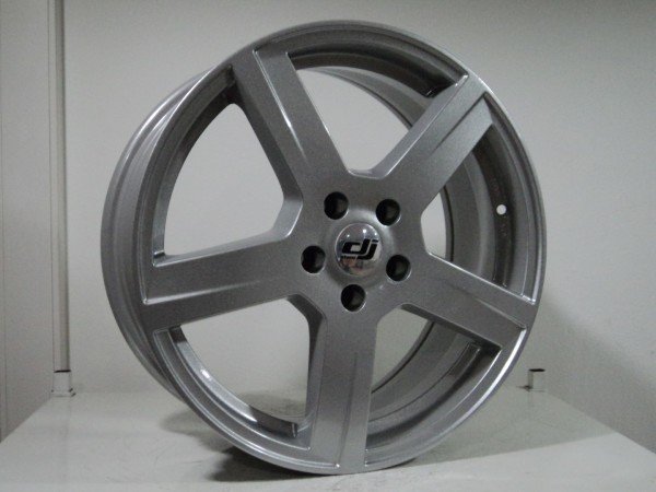 7.5X18 DJ223 (22683) 5X108 ET45 70.4 SILVER